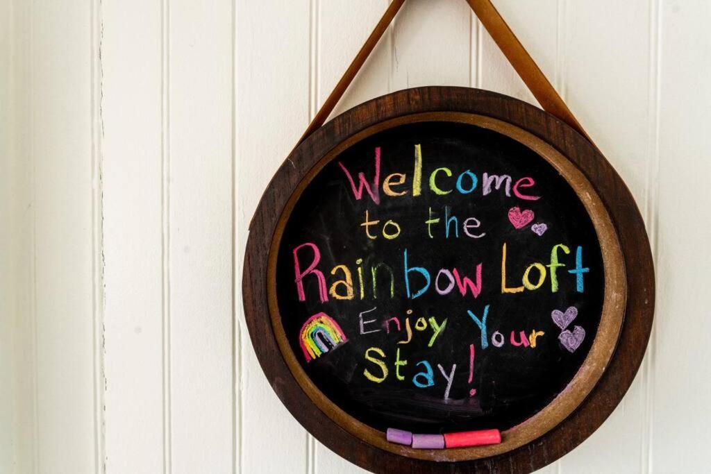 Somewhere Over The Rainbow Loft With Ac הילו מראה חיצוני תמונה